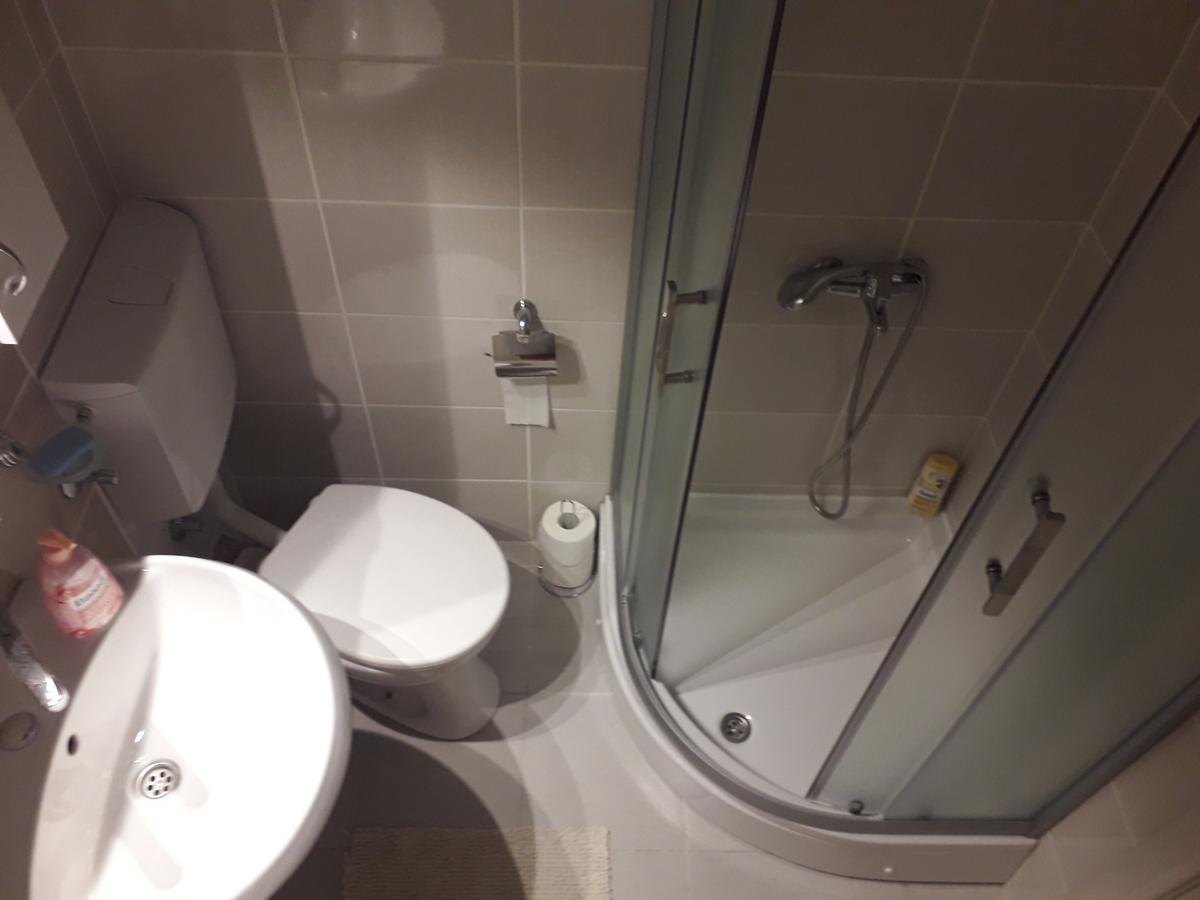 Studio Apartman Ld U Strogom Centru Novi Sad Exteriör bild