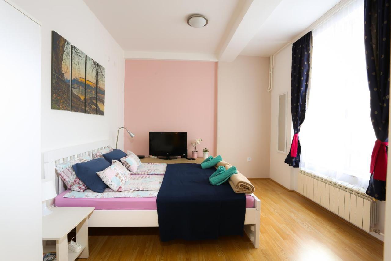 Studio Apartman Ld U Strogom Centru Novi Sad Exteriör bild