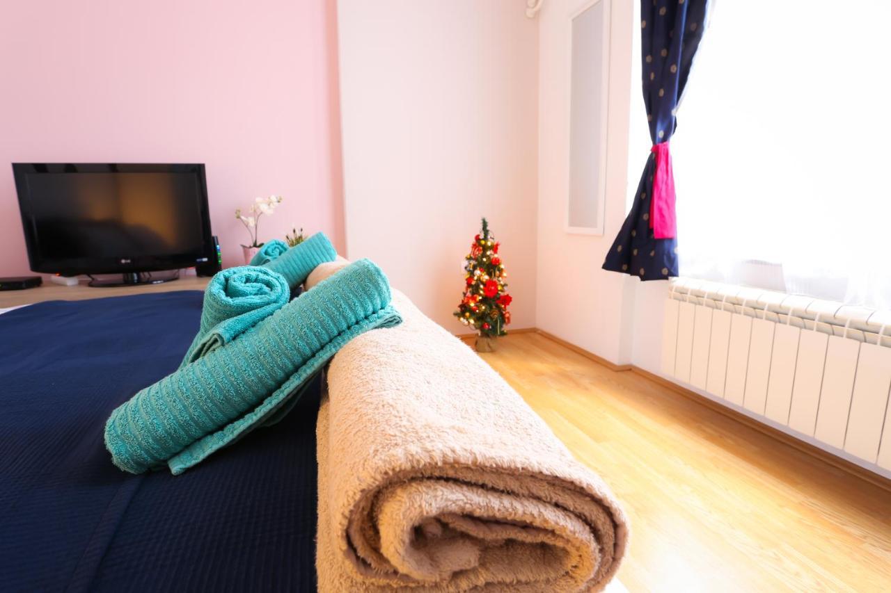 Studio Apartman Ld U Strogom Centru Novi Sad Exteriör bild