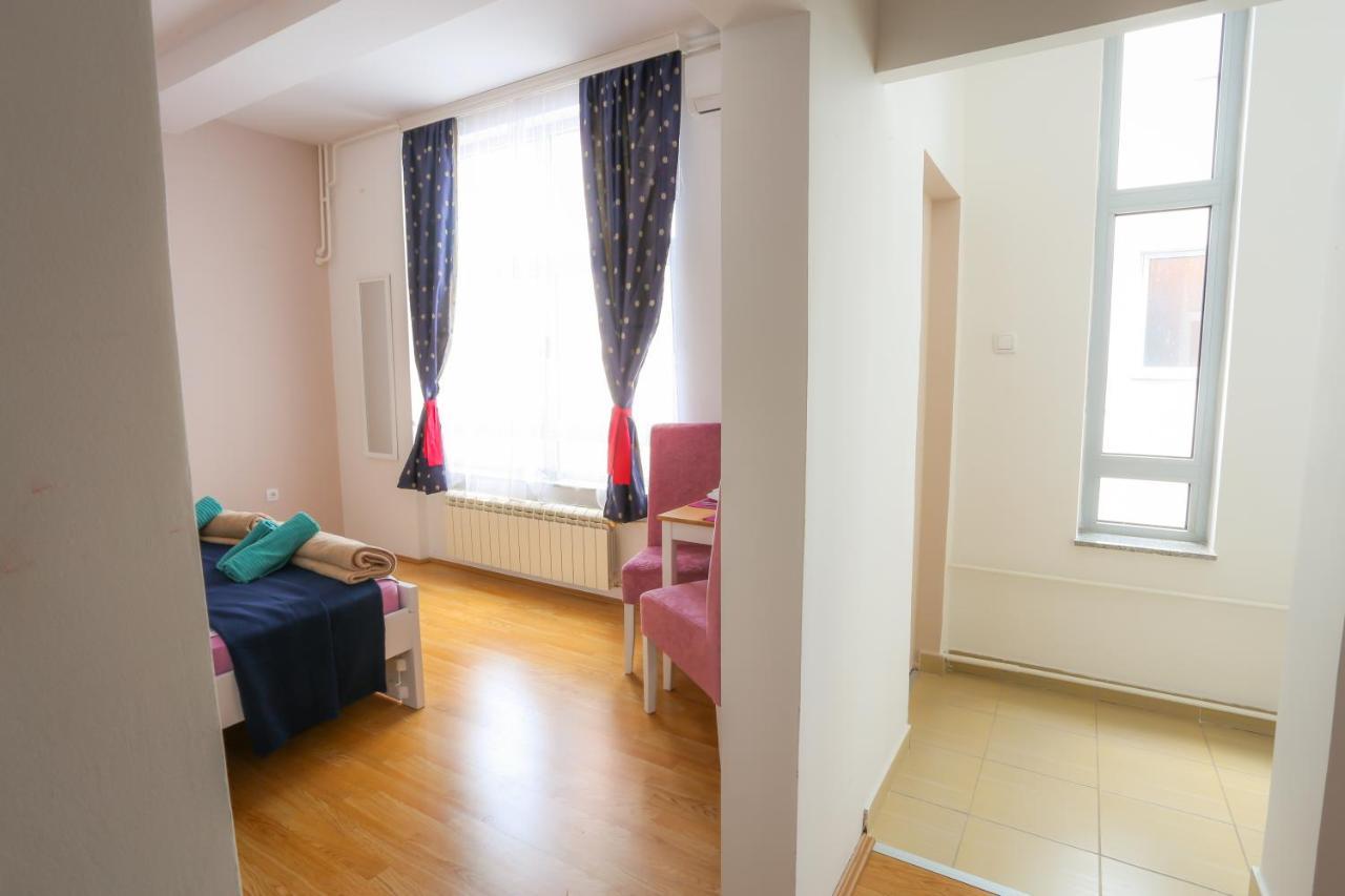 Studio Apartman Ld U Strogom Centru Novi Sad Exteriör bild