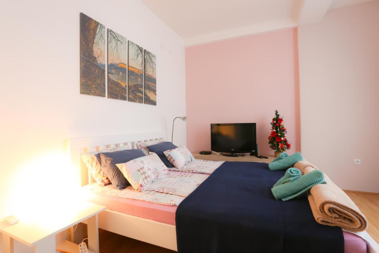 Studio Apartman Ld U Strogom Centru Novi Sad Exteriör bild