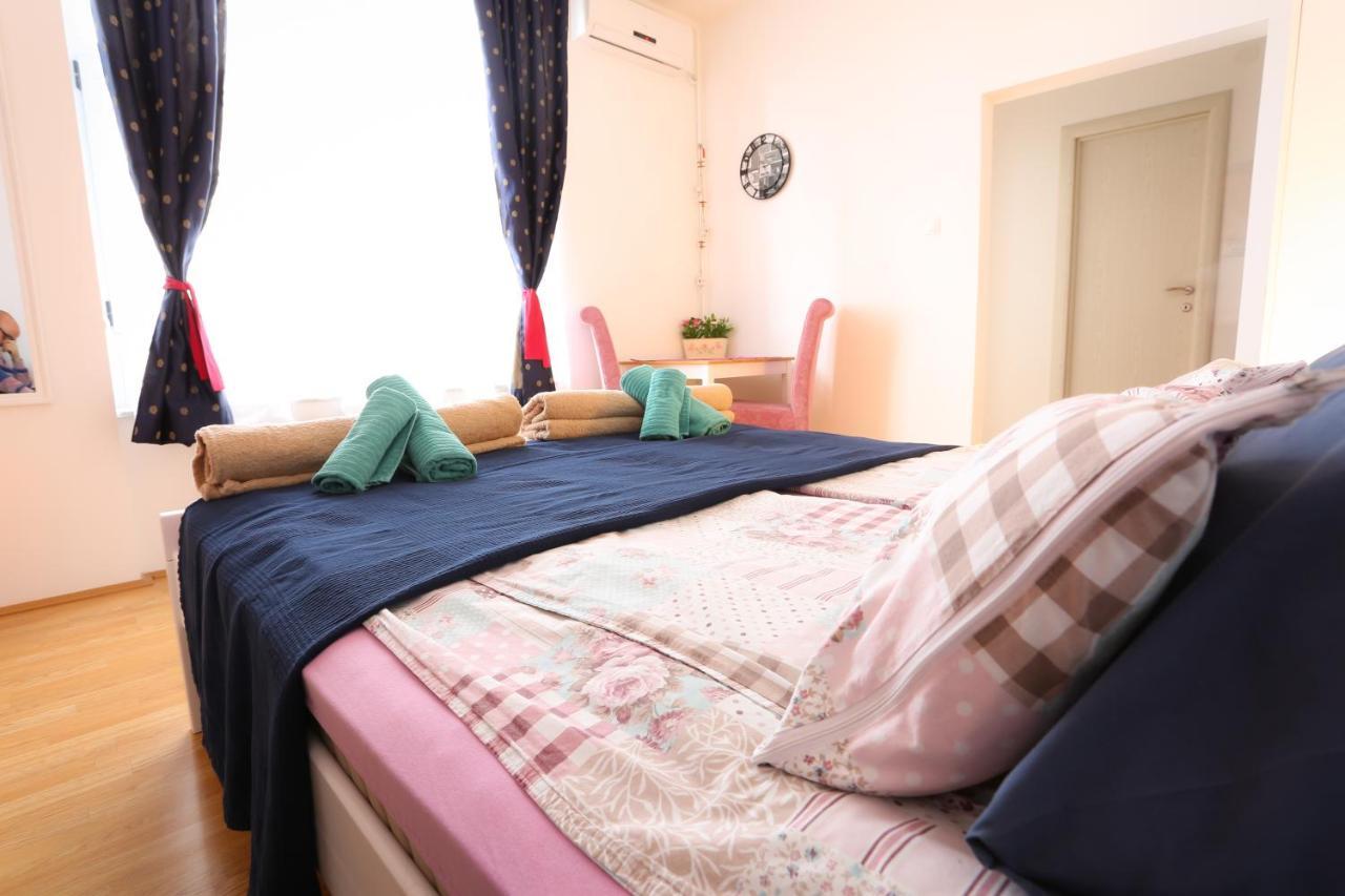 Studio Apartman Ld U Strogom Centru Novi Sad Exteriör bild
