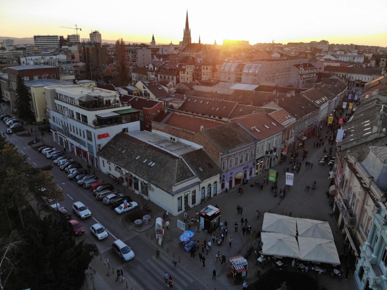 Studio Apartman Ld U Strogom Centru Novi Sad Exteriör bild