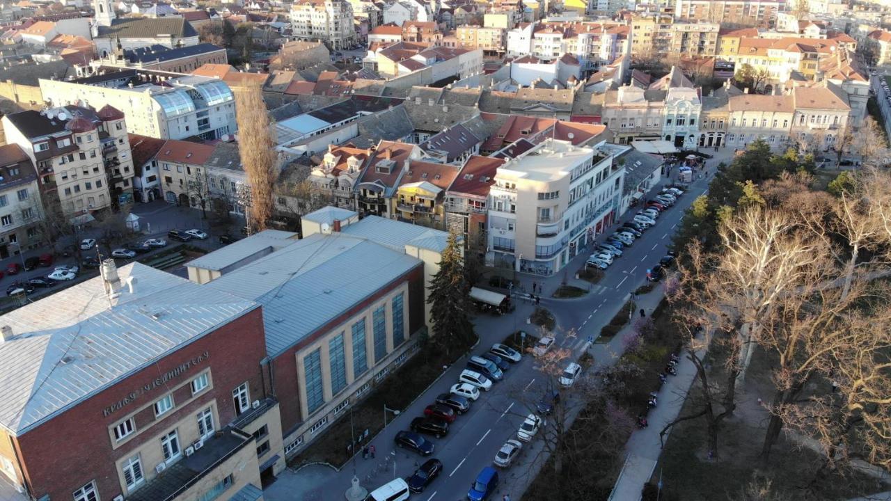 Studio Apartman Ld U Strogom Centru Novi Sad Exteriör bild